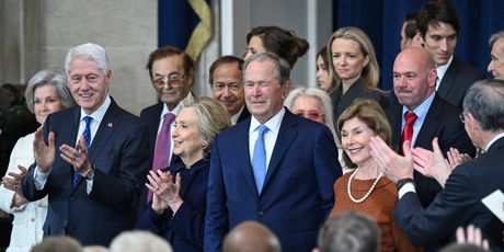 Bill i Hillary Clinton i George i Laura Bush