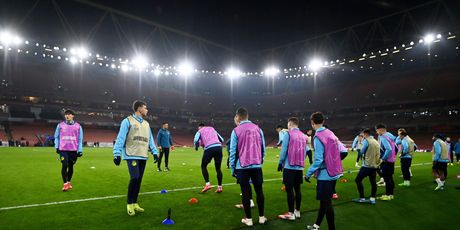 Trening Dinama na Emiratesu u Londonu