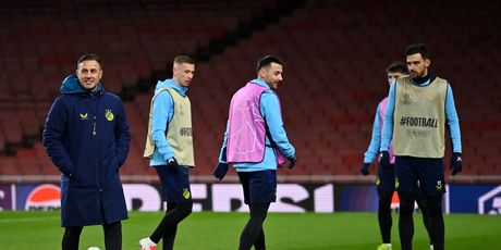 Trening Dinama na Emiratesu u Londonu