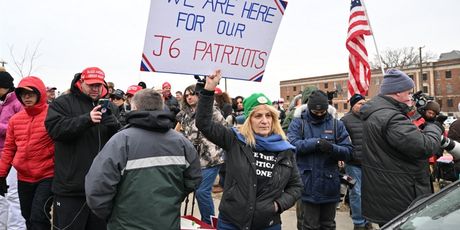 Stotine sudionika napada na Kapitol puštene iz zatvora nakon Trumpova pomilovanja - 2