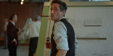 Adrien Brody u ‘Brutalistu’ glumi mađarsko-židovskog arhitekta Lászlóa Tótha (Foto: Universal Pictures)