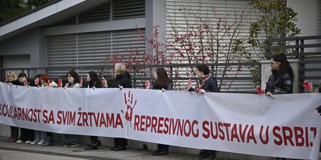 Akcija solidarnosti sa žrtvama represije ispred srpskog veleposlanstva - 18