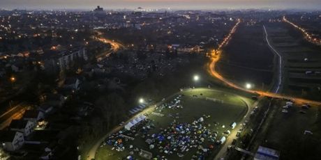 Studenti iz Srbije prespavali na stadionu