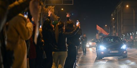 Doček studenata koji pjesače iz Beograda u Novi Sad