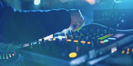 In Magazin: Guilherme Peixoto, svećenik DJ - 6