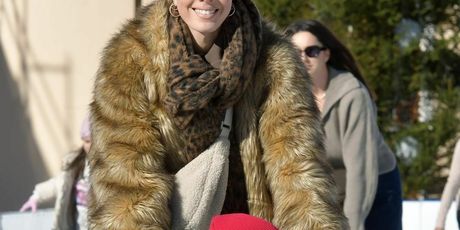 Antonija Mišura Sandrić s djecom na klizanju - 1