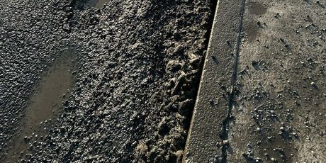 Oštećenja na Aveniji Većeslava Holjevca - 1