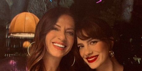 Ana Uršula Najev s mamom