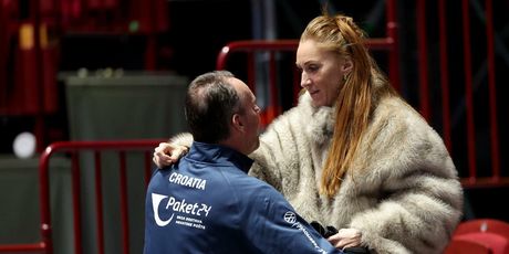 Dagur Sigurdsson s tajanstvenom ženom