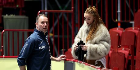 Dagur Sigurdsson s tajanstvenom ženom