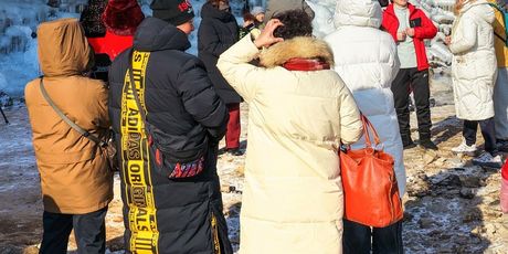 Ledeni prizor privukao je mnoge turiste