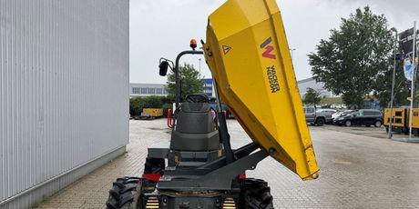 Osnovna djelatnost firme Cervino d.o.o. je iznajmljivanje građevinske mehanizacije i opreme. - 18