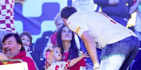 Domagoj Duvnjak sa suprugom i djetetom - 2