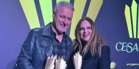 Thompson sa suprugom