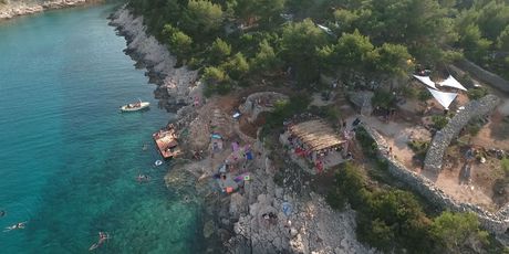 Escape community Hvar