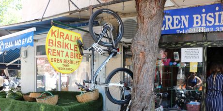 Većina se po otoku vozi biciklima