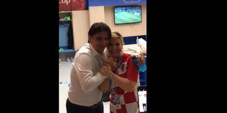 Nogometni izbornik Dalić i predsjednica Kolinda Grabar-Kitarović (Foto: Screenshot/Facebook)
