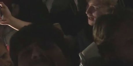 Slavlje hrvatskih igrača u autobusu (Screenshot Twitter)