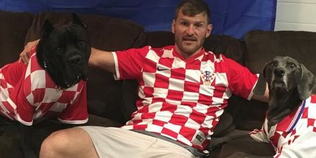 Stipe Miočić za vrijeme Eura u Francuskoj (Instagram)