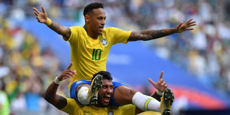 Neymar i Paulinho (Foto: AFP)