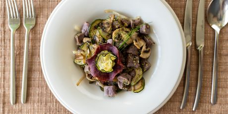 Njoki od ljubičastog batata u umaku od povrća