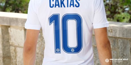 Hajduk predstavio dres za sezonu 2018/2019 (Foto: Miro Gabela/Hajduk.hr)