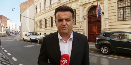 Andrija Jarak ispred Trgovačkog suda (Foto: Dnevnik.hr)