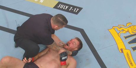 Stipe Miočić nokautiran (Screenshot)