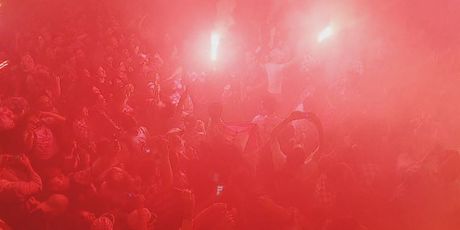 Bakljada na zagrebačkom Trgu bana Josipa Jelačića nakon gola Ivana Perišića (Foto: Dnevnik.hr)