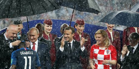 Francuski predsjednik Emmanuel Macron i Kolinda Grabar-Kitarović (Foto: AFP)
