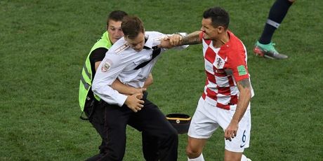 Incident na finalu Hrvatska-Francuska u finalu SP-a u Rusiji (Foto: AFP) - 5