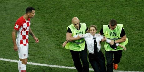 Incident na finalu Hrvatska-Francuska u finalu SP-a u Rusiji (Foto: AFP) - 6