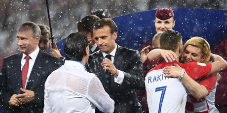 Zlatko Dalić i Emmanuell Macron (Foto: AFP)