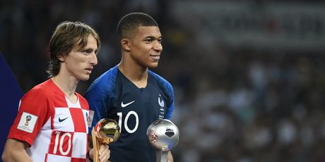 Luka Modrić i Kyliann Mbappe (Foto: AFP)