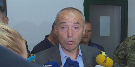 Ministar obrane Damir Krstičević posjetio Divulje (Dnevnik.hr)