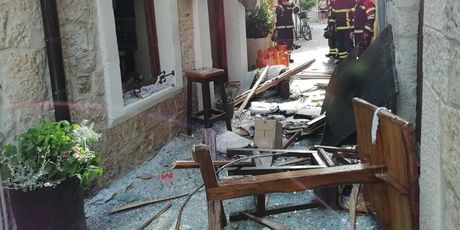 Eksplozija uništila lokal u Umagu (Foto: JVP Umag) - 6