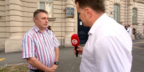 Andrija Jarak razgovara s novinarem Jutarnjeg lista Dušanom Miljušem (Foto: Dnevnik.hr)