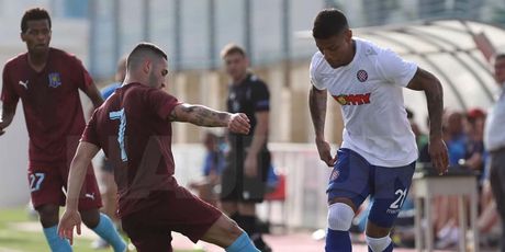Jairo u akciji protiv Gzire United (Foto: Robert Matić / hajduk.hr)