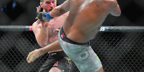 Cormier i Miočić iz prve borbe (Foto: AFP)