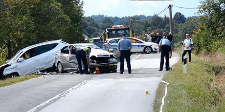 Prometna nesreća dva automobila (Foto: Dnenvik.hr)