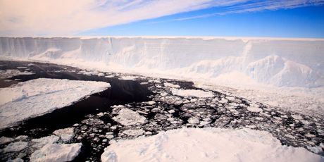 Ledena santa A68 (Foto: AFP PHOTO / BRITISH ANTARCTIC SURVEY / ALI ROSE)