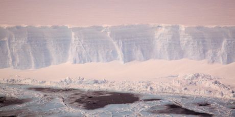 Ledena santa A68 (Foto: AFP PHOTO / BRITISH ANTARCTIC SURVEY / ALI ROSE)