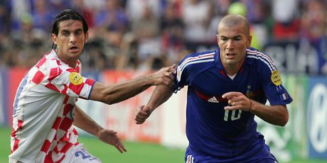 Roso i Zidane u duelu (Foto: AFP)
