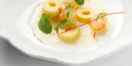 Consommé od kozica, bambus, svježe kozice