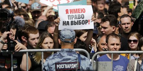Više od 10.000 prosvjednika u Moskvi traži slobodne lokalne izbore (Foto: AFP)