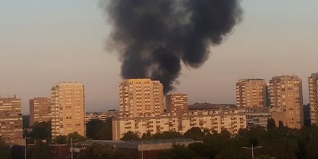 Izbio požar na Jakuševcu (Foto: Dnevnik.hr) - 9