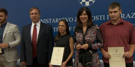 Dopdjela nagrada za maturante (Video: Dnevnik.hr)