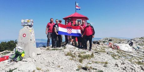 HRZ je prevezao sklonište na najviši hrvatski vrh (Foto:MORH) - 1