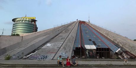 Albanija - Tirana, Piramida