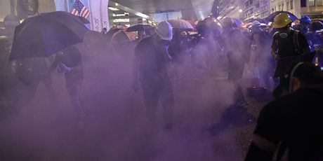 Prosvjedi u Hong Kongu (Foto: AFP)